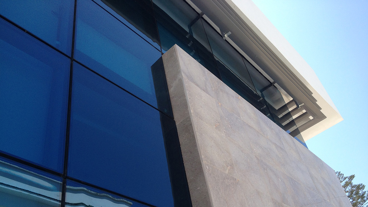 SLIDE03---Siege_de_la_Bourse_de_Tunis_Lac_II